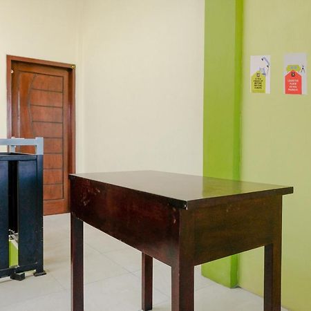 Zulfina Homestay Syariah Mitra Reddoorz Banyuwangi  Ngoại thất bức ảnh