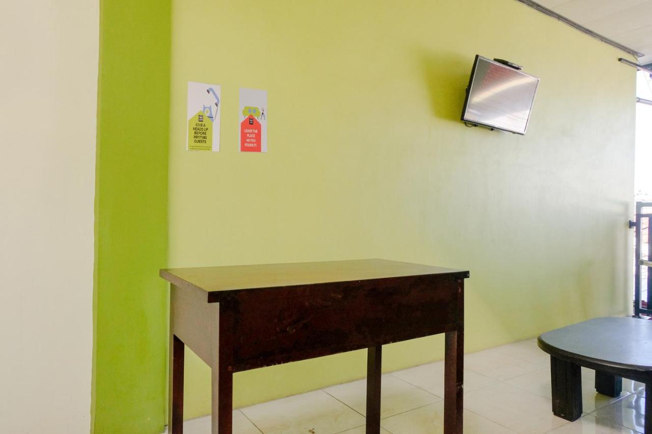 Zulfina Homestay Syariah Mitra Reddoorz Banyuwangi  Ngoại thất bức ảnh