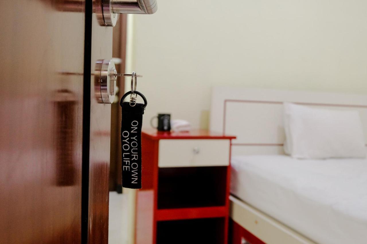 Zulfina Homestay Syariah Mitra Reddoorz Banyuwangi  Ngoại thất bức ảnh